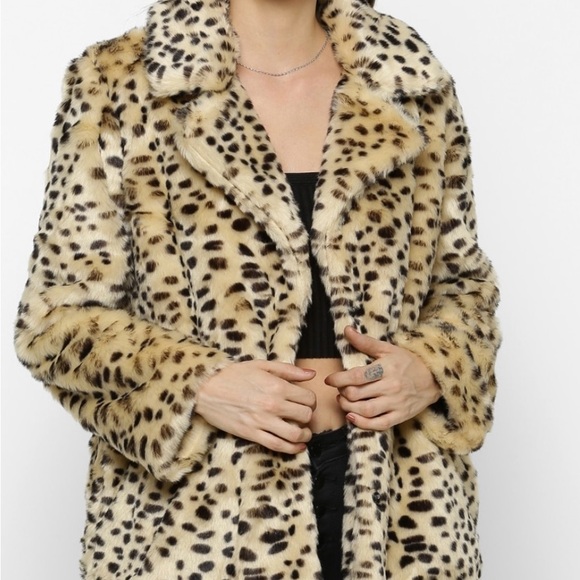 Forever 21 Jackets & Blazers - Trendy Faux Fur Leopard Print Coat